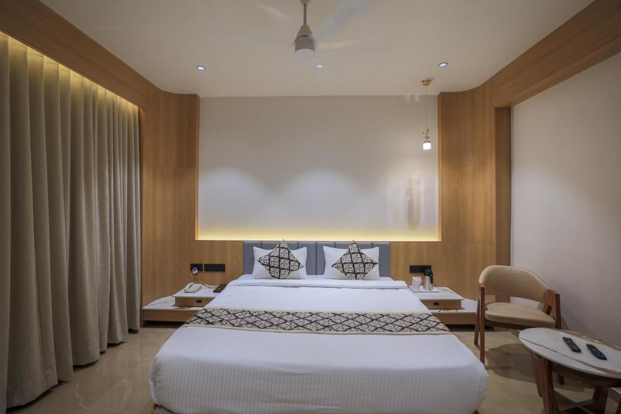 Hotel Aditya Mansingh Inn Somnāth Esterno foto