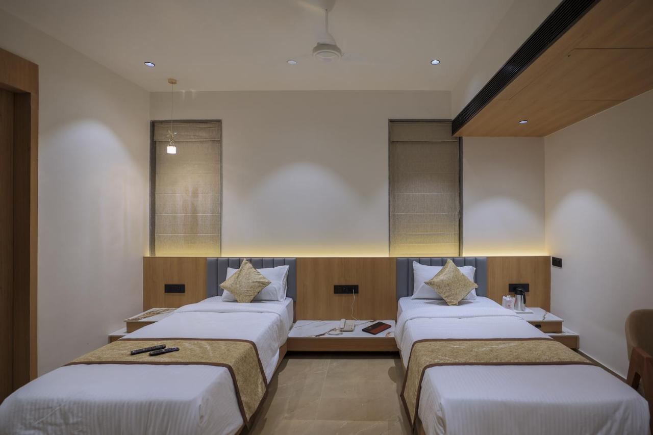 Hotel Aditya Mansingh Inn Somnāth Esterno foto
