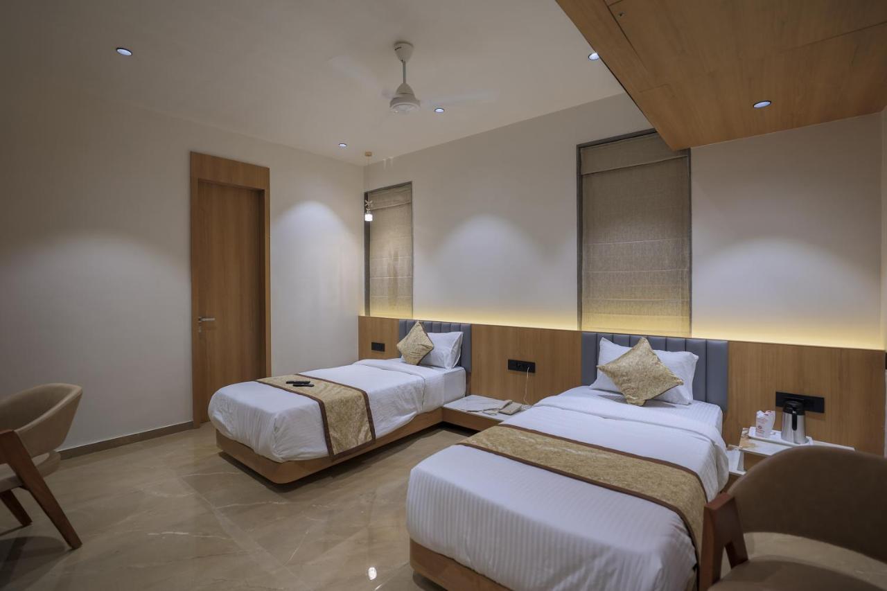Hotel Aditya Mansingh Inn Somnāth Esterno foto