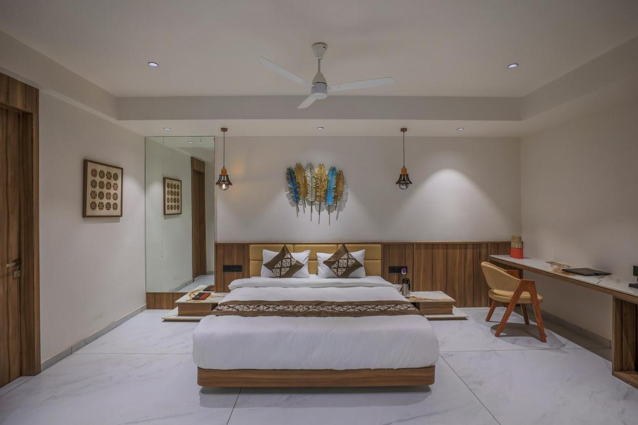Hotel Aditya Mansingh Inn Somnāth Esterno foto