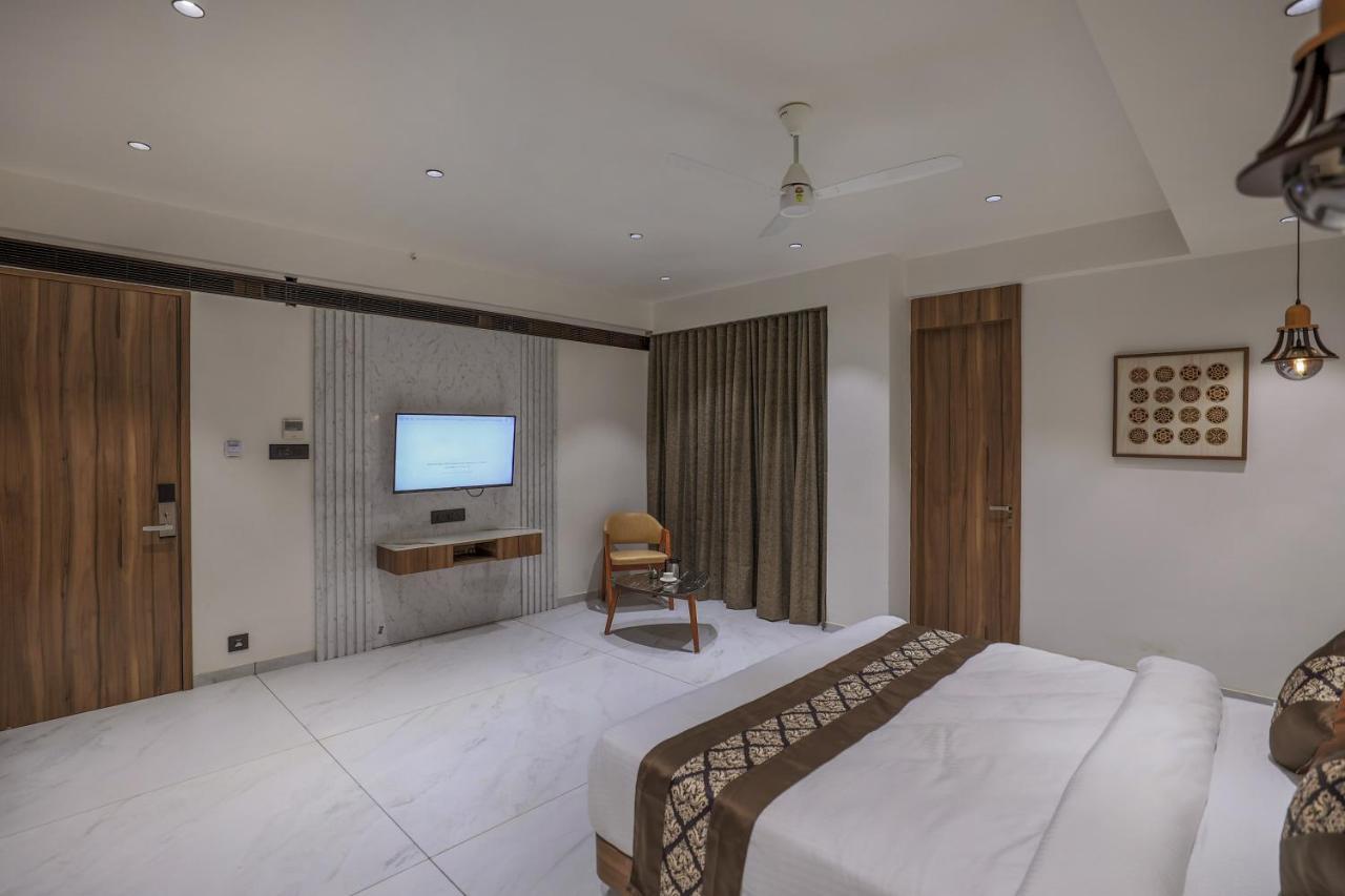 Hotel Aditya Mansingh Inn Somnāth Esterno foto