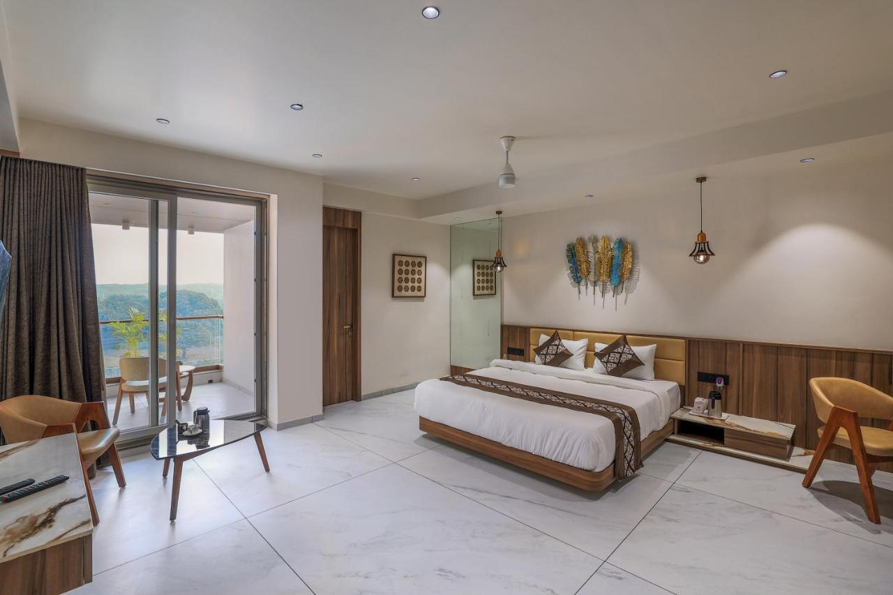 Hotel Aditya Mansingh Inn Somnāth Esterno foto