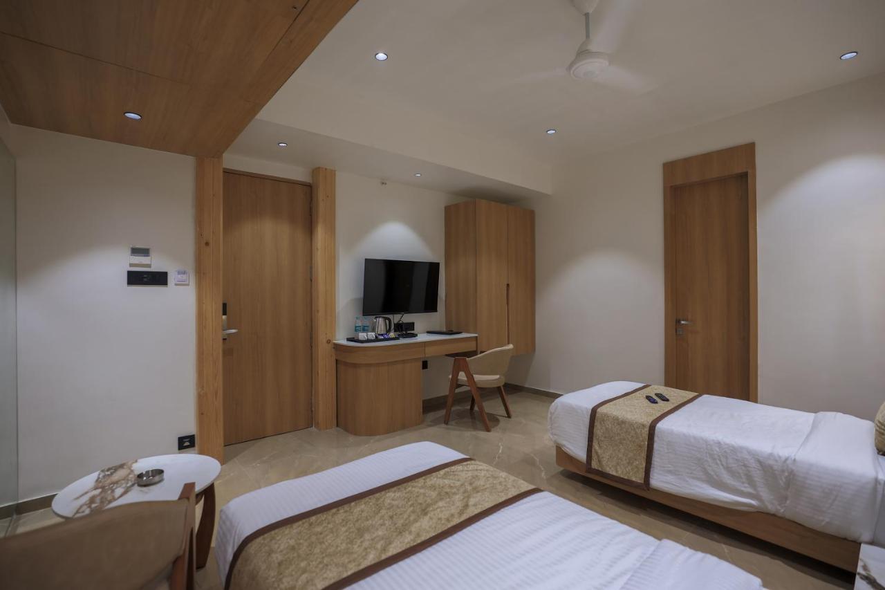 Hotel Aditya Mansingh Inn Somnāth Esterno foto
