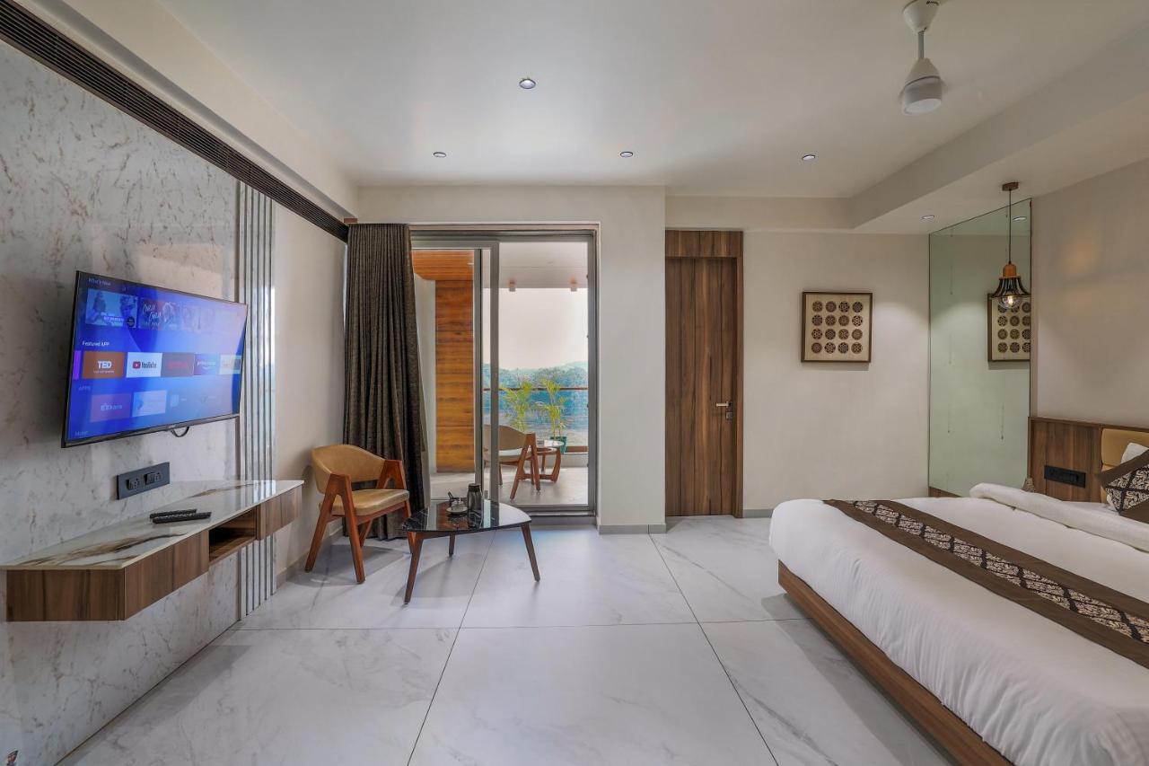 Hotel Aditya Mansingh Inn Somnāth Esterno foto