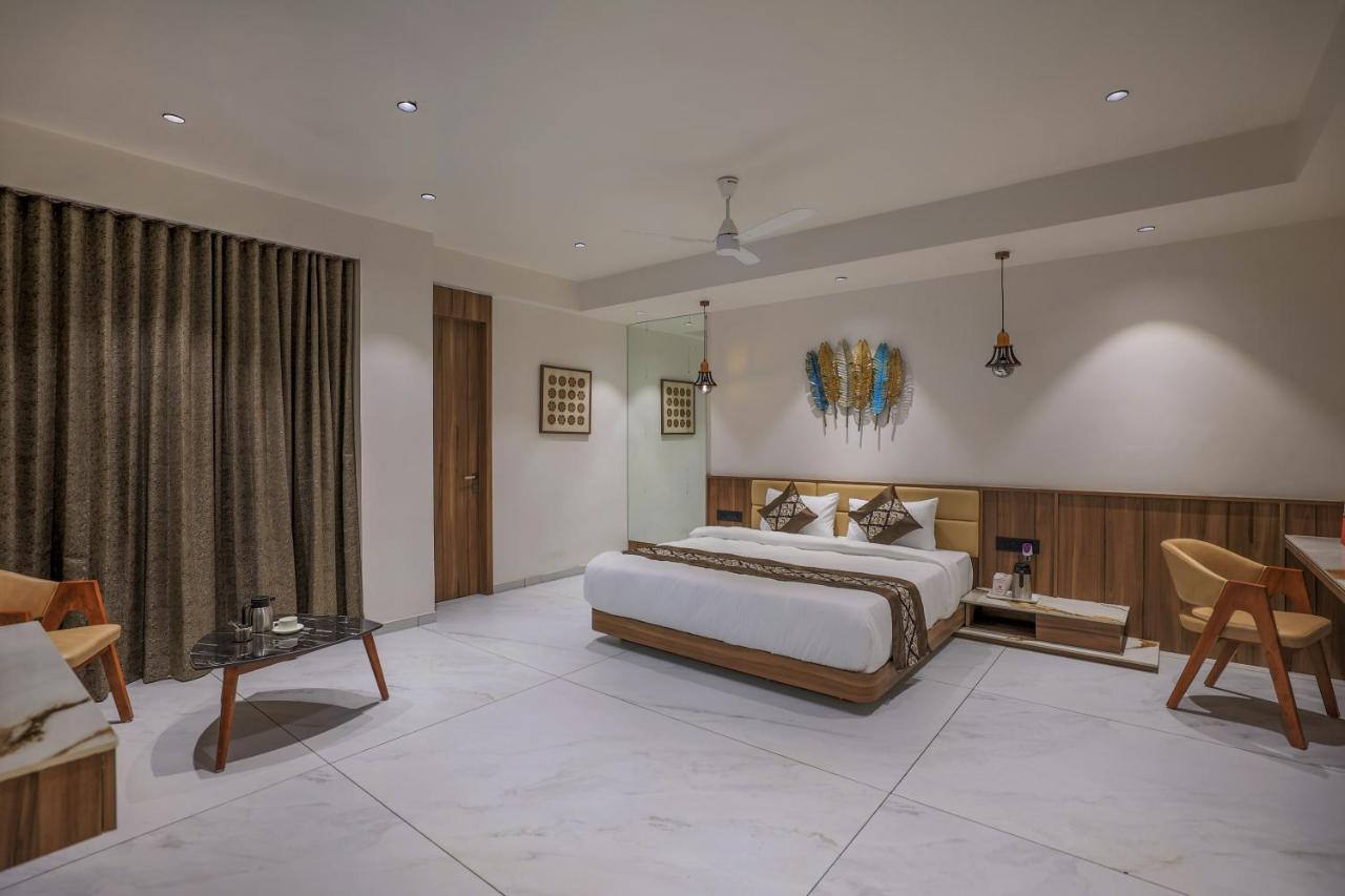 Hotel Aditya Mansingh Inn Somnāth Esterno foto