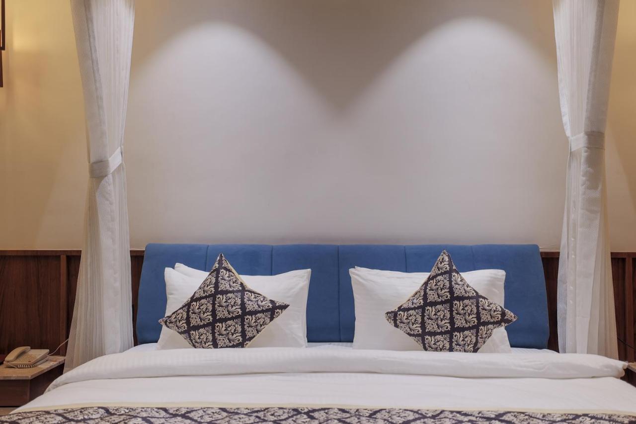 Hotel Aditya Mansingh Inn Somnāth Esterno foto