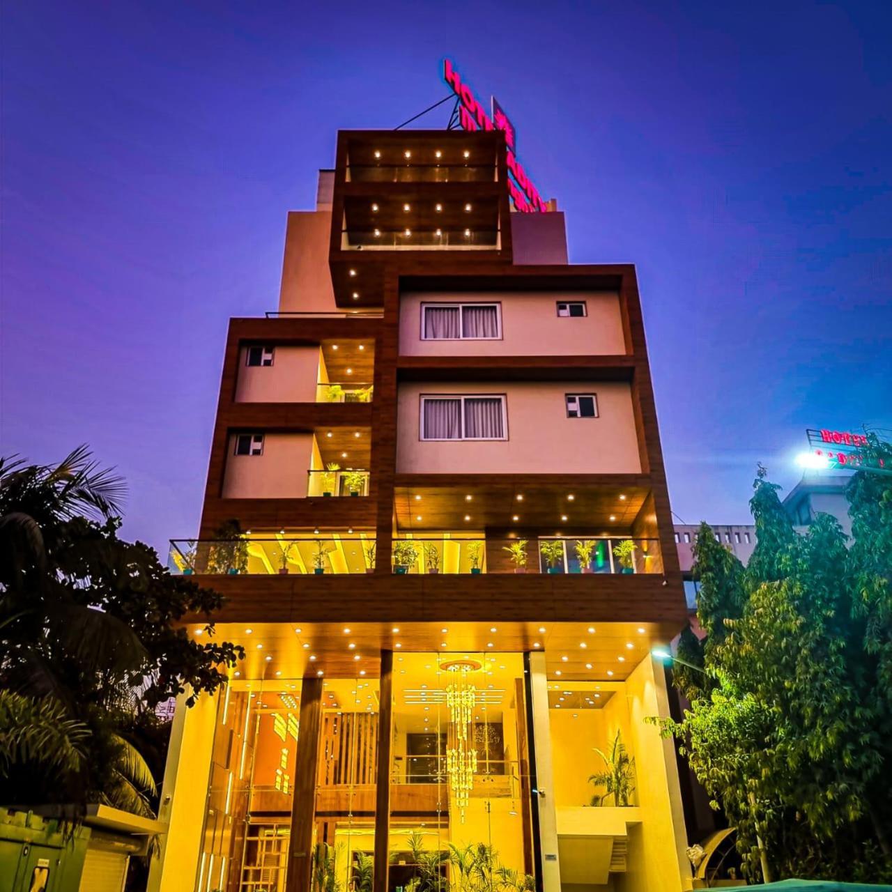Hotel Aditya Mansingh Inn Somnāth Esterno foto