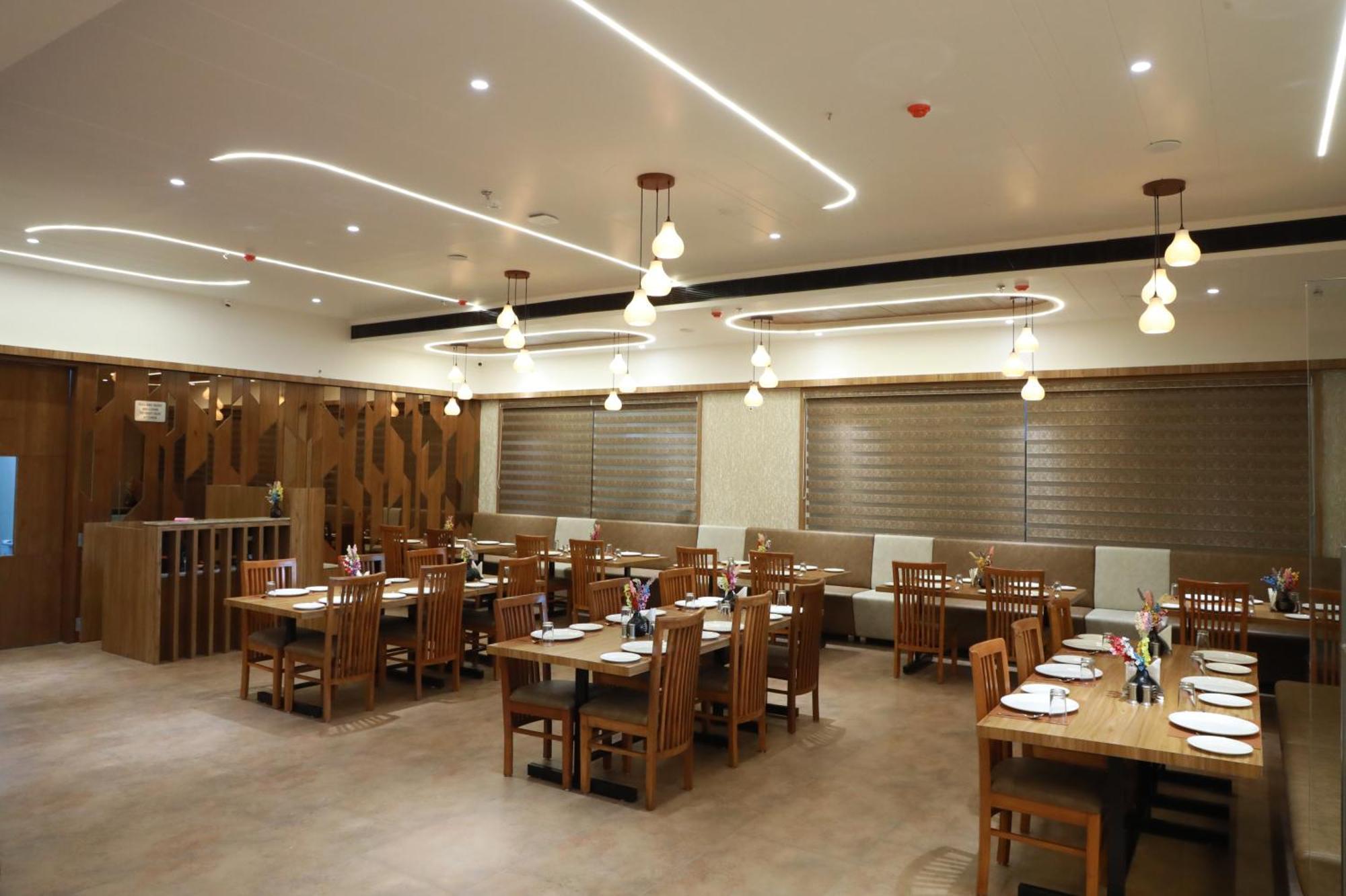 Hotel Aditya Mansingh Inn Somnāth Esterno foto