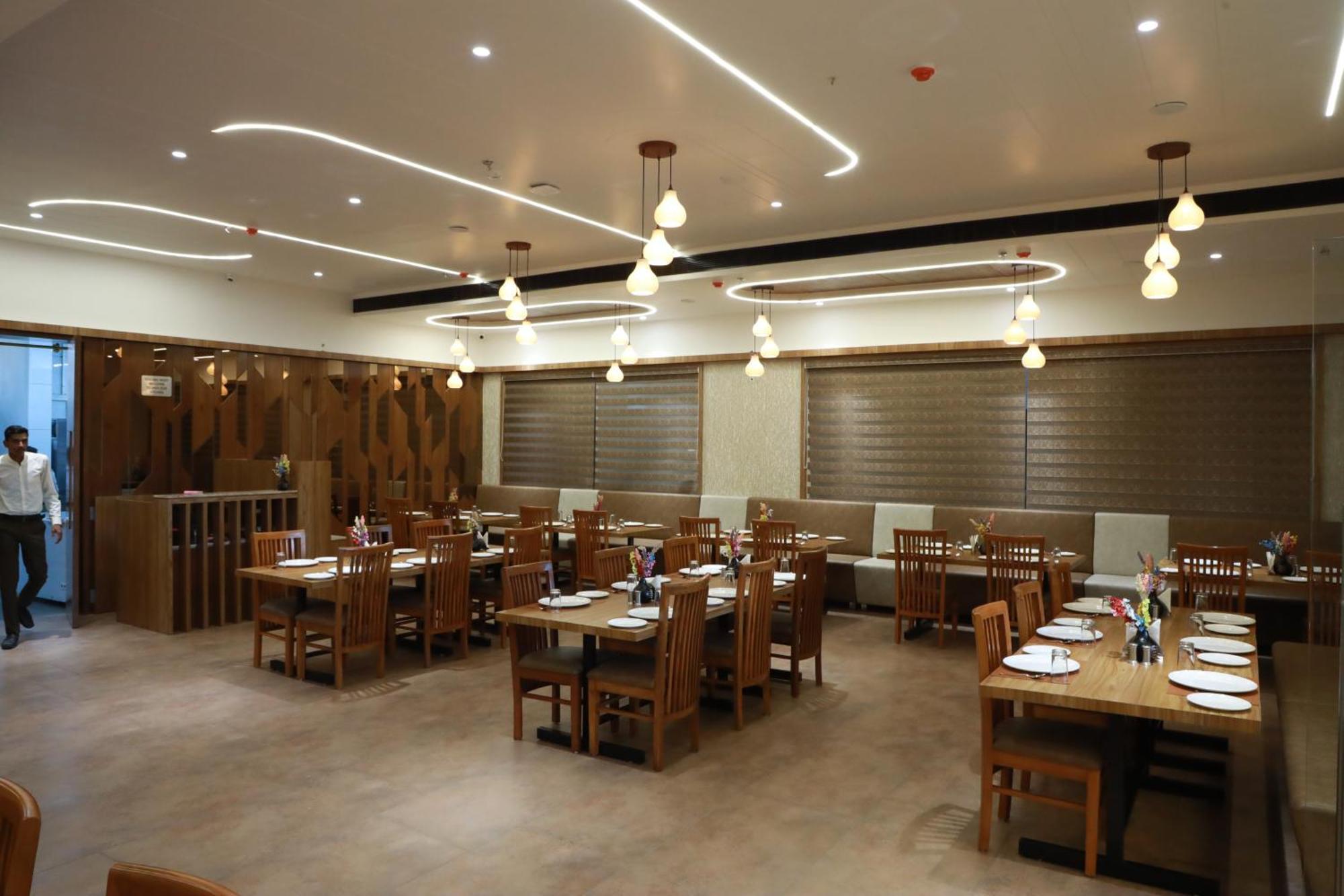 Hotel Aditya Mansingh Inn Somnāth Esterno foto