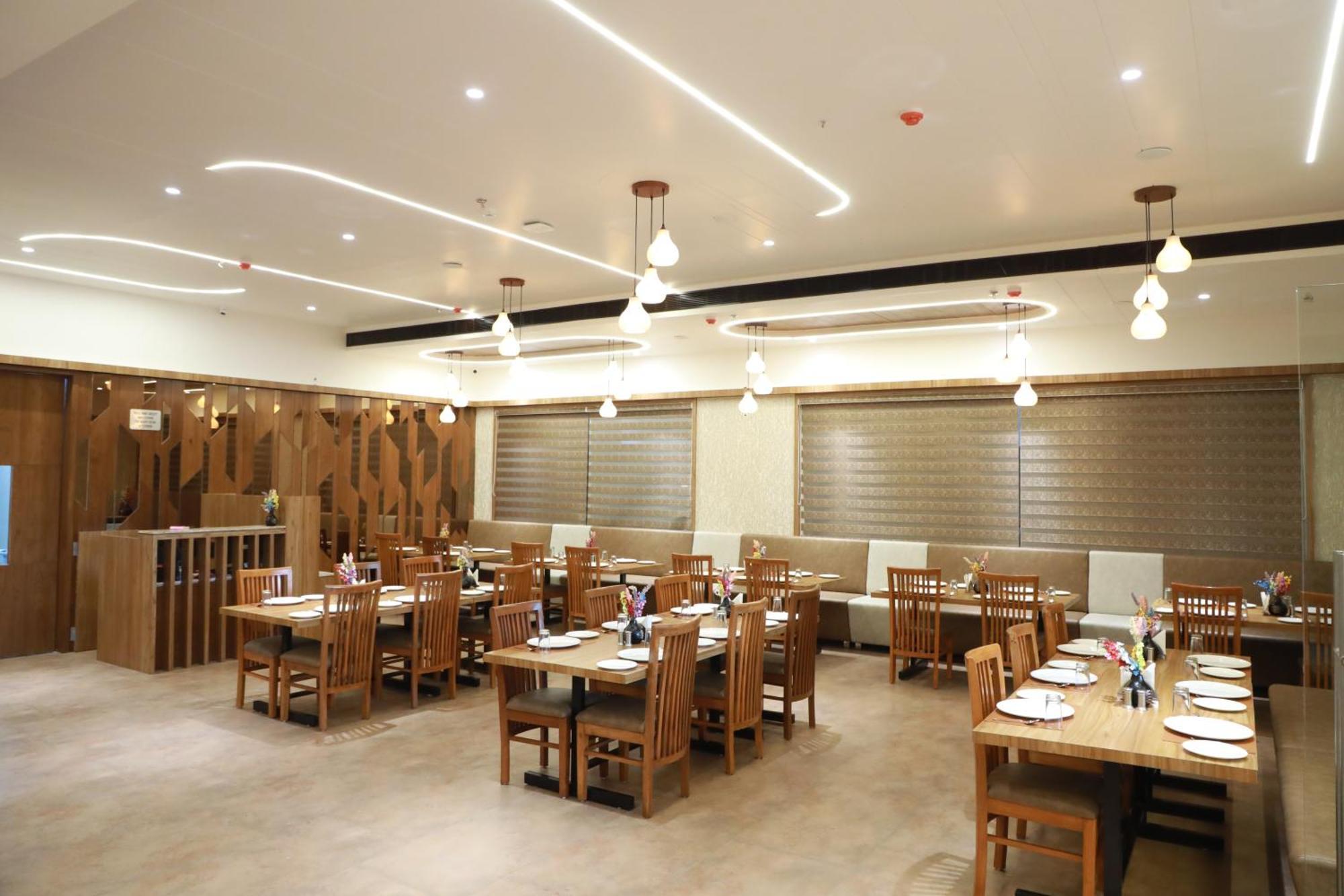 Hotel Aditya Mansingh Inn Somnāth Esterno foto